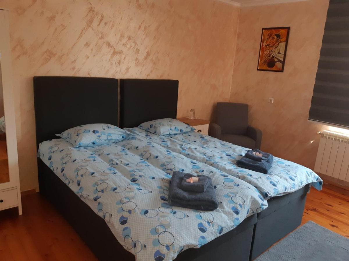 Къща Томови,Стаи За Гости Devin Exteriör bild